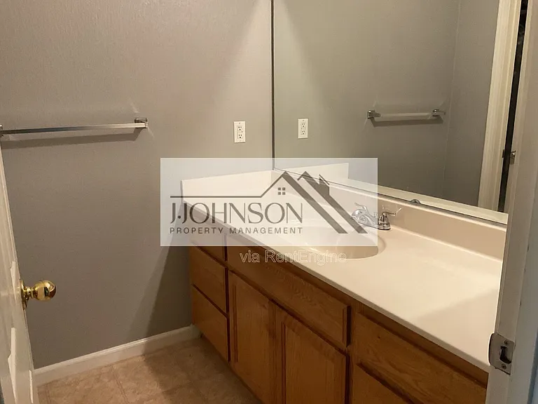 4343 Middlefield Dr — Photo 8