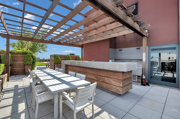 Rented by Canvas Property Group | media 8