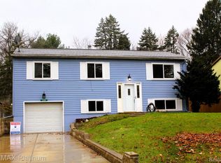 3360 Dianne Dr, Brighton, MI