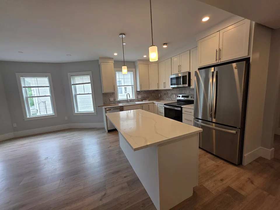 12 Holton St #1