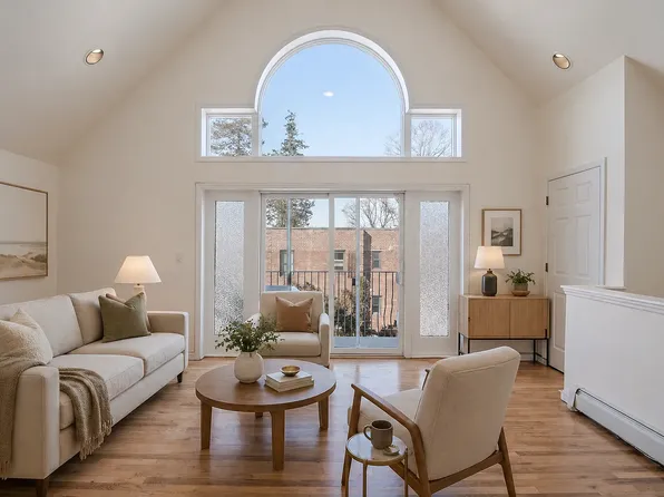 250-16 41st Rd #2, Little Neck, NY 11363