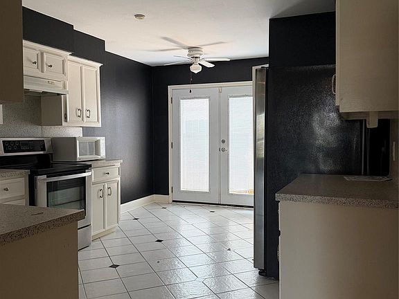 5th image of 40 River Creek Way
