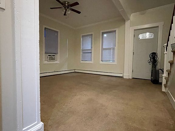 4th image of 19 Waldo Ave