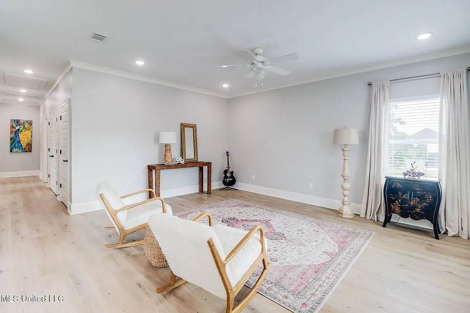 3 bed, 1518 sqft, $2,295 — Photo 3