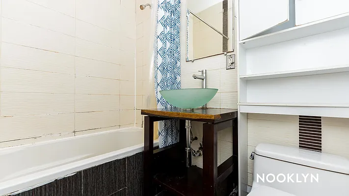 Rented by Nooklyn NYC LLC | media 11