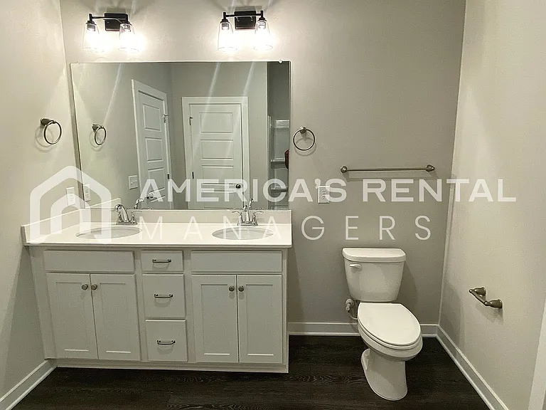 489 Andrew Dr — Photo 13