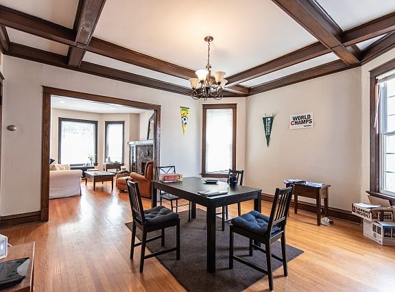 5th image of 1440 W Addison St #2