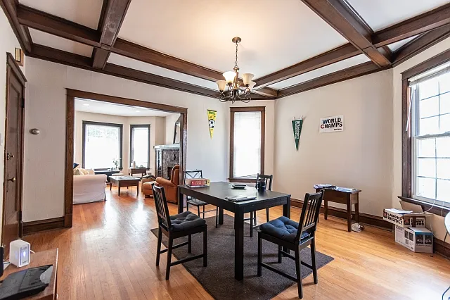 1440 W Addison St #2 — Photo 5