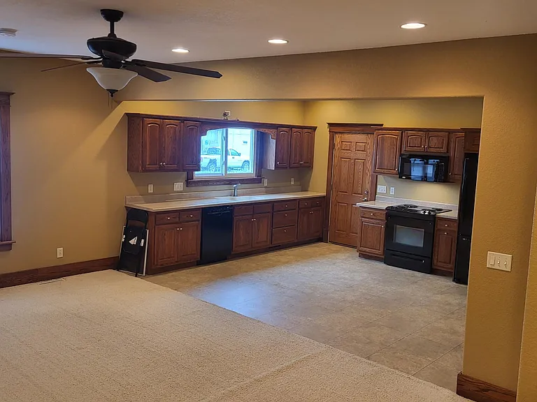 205 W State St — Photo 2