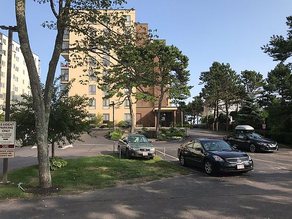 2nd image of 205 E Grand Ave APT 6B
