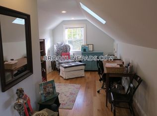 281 Walnut St #1, Brookline, MA 02445