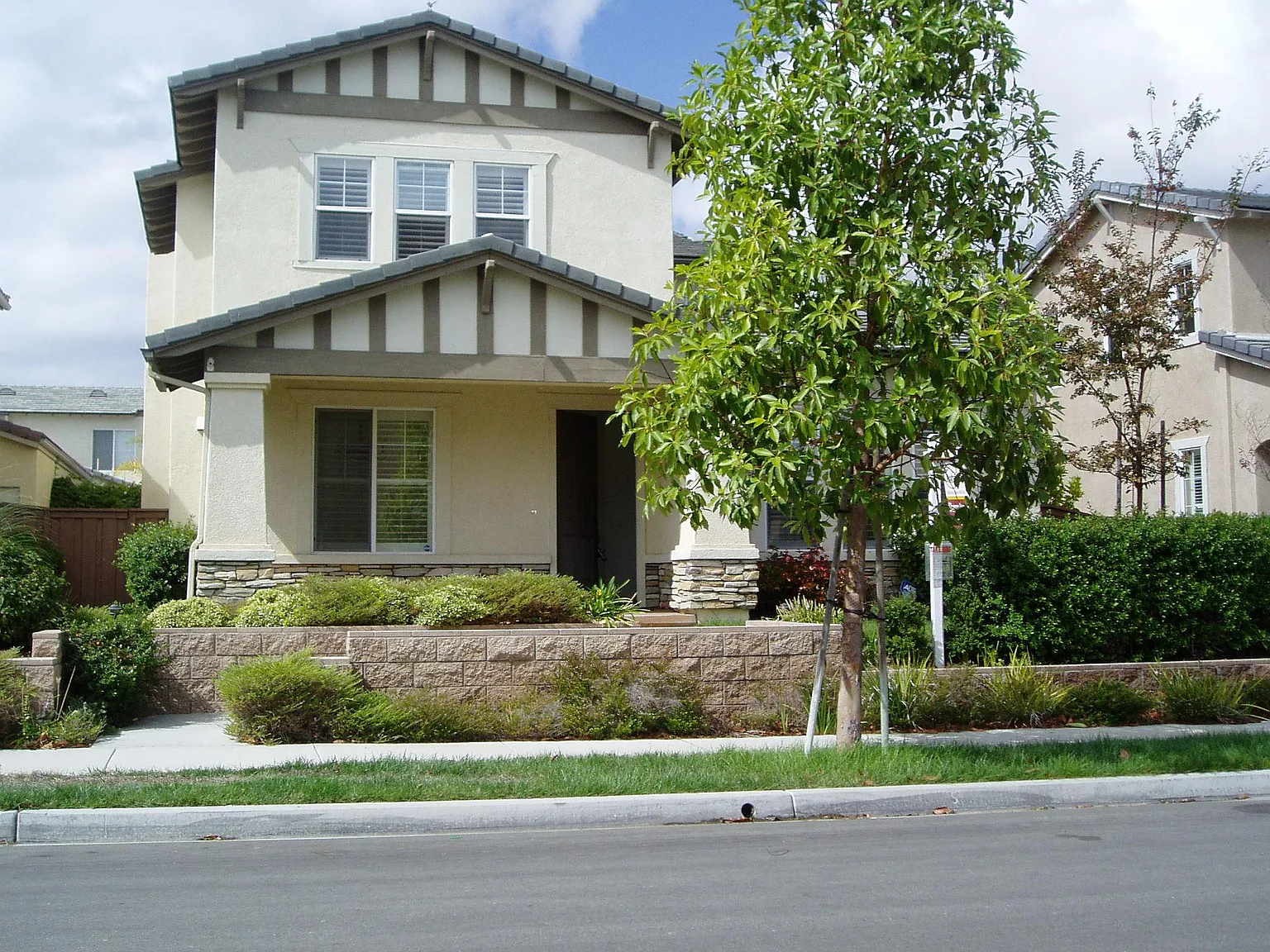 5 bed, 3.5 bath, 2902 sqft, $6,750 — Photo 2