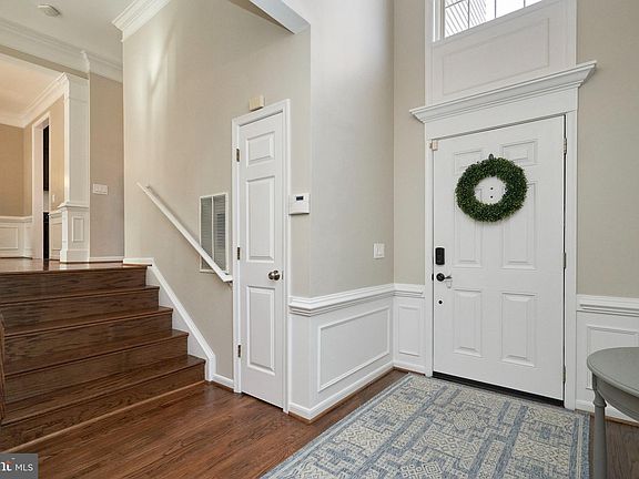 4th image of 9349 Deer Glen Ct