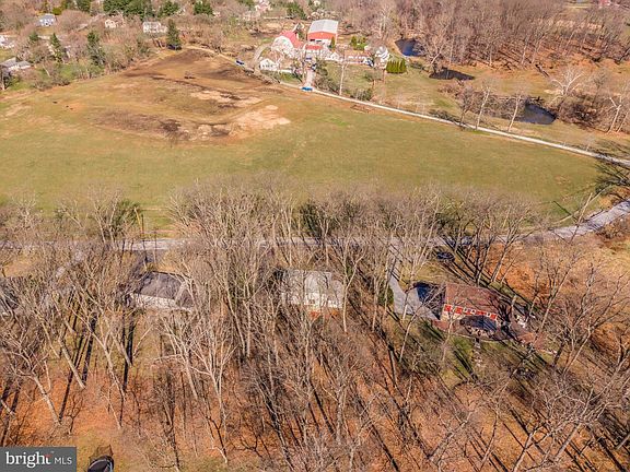 3rd image of 1414 Morstein Rd