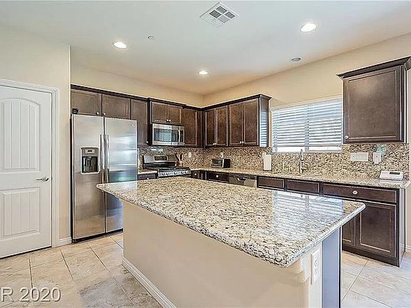 5th image of 374 Shanon Springs St