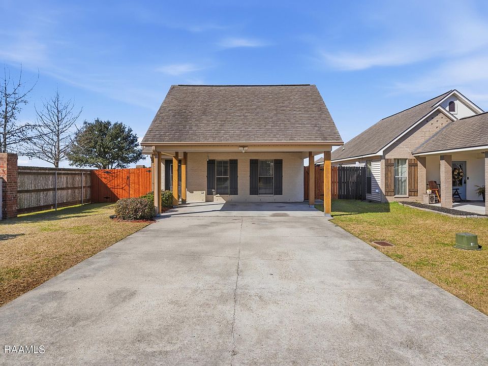 1st image of 103 Acacia Ln