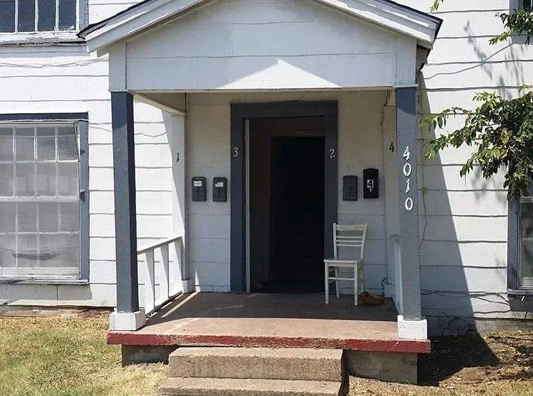 4010 Lee St — Photo 1