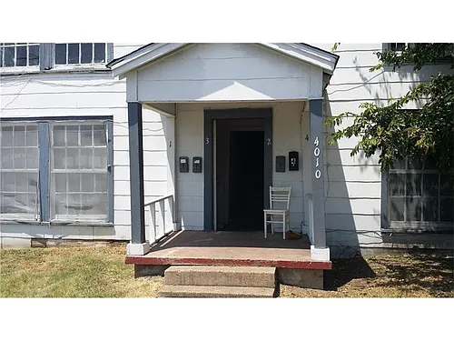 4010 Lee St Photo 1