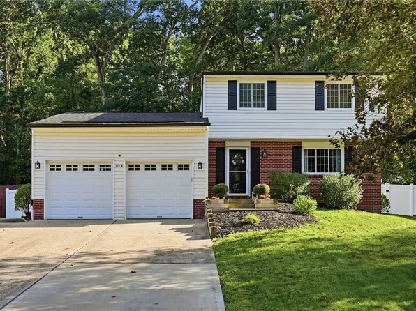 104 Valleyview Dr, Cranberry Township, PA 16066