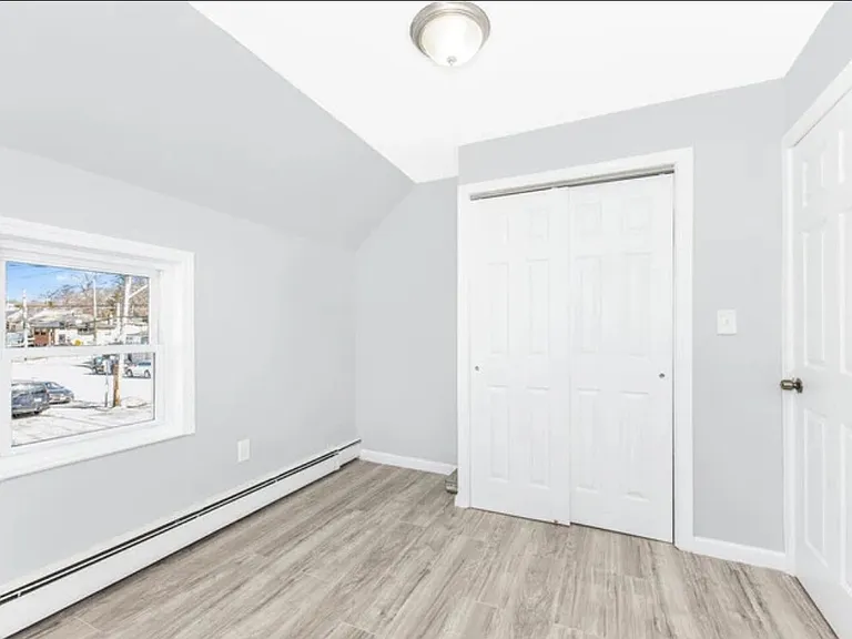 552 Kimball Ave — Photo 7