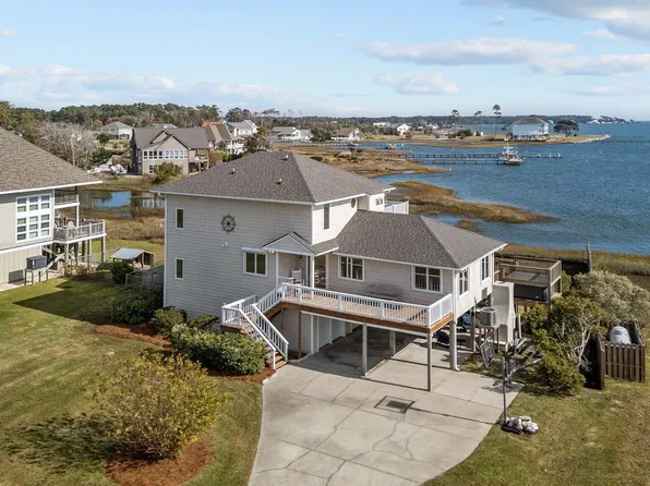 221 Straits Drive, Beaufort, NC 28516