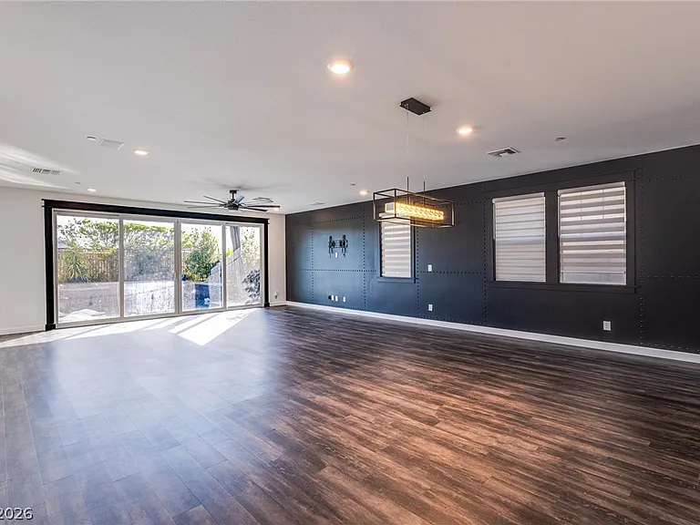 2605 Tolmezzo St — Photo 15