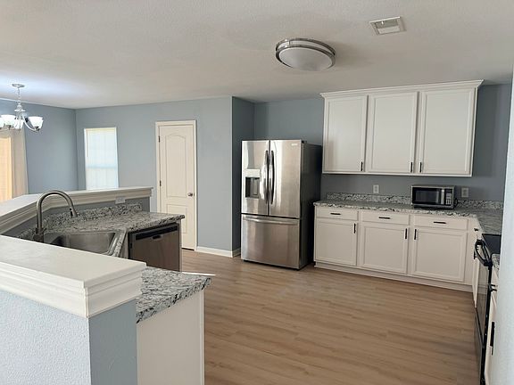 5th image of 2500 First Hill Cir SW