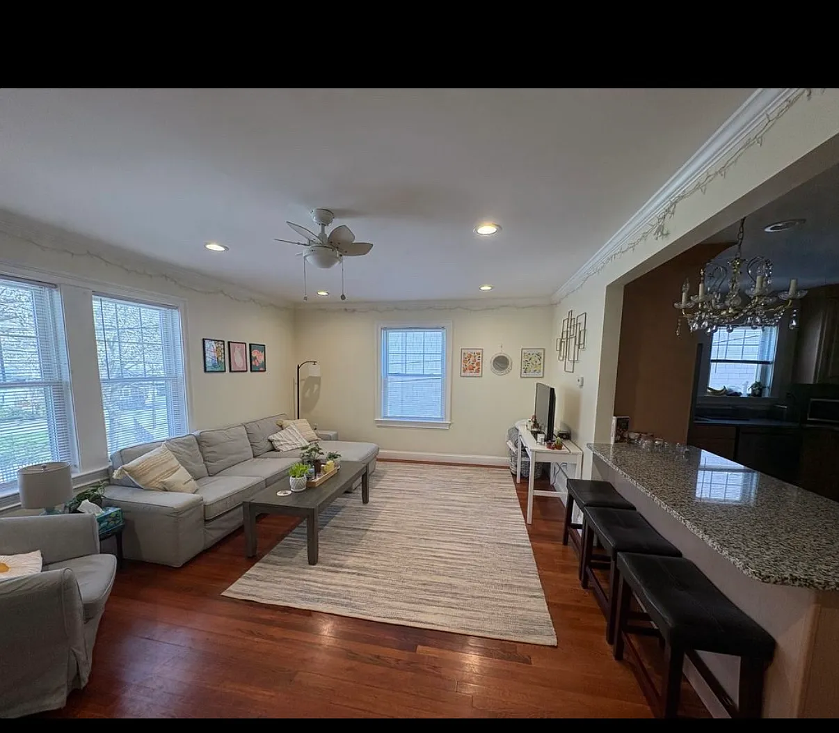 3 bed, 1.5 bath, 1150 sqft, $1,450 — Photo 1