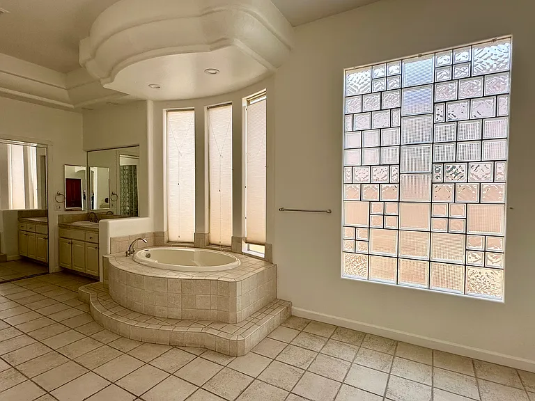 7460 E Tuckey Ln — Photo 22