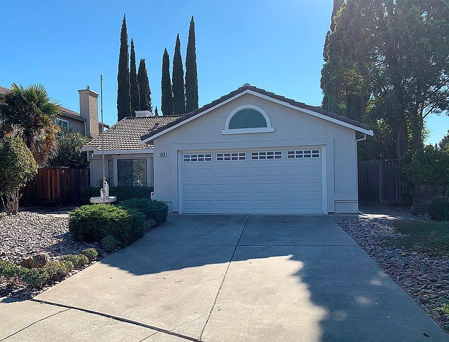 1st image of 1980 Plum Ln