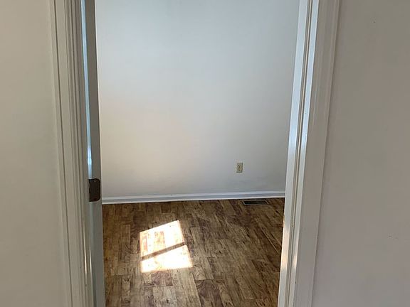 4th image of 2990 E Aurora Ave #2