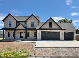 409 Jerelyn Ct, Combined Locks, WI 54113