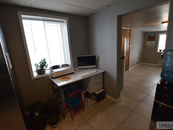3rd image of 1471 W Atlanta St