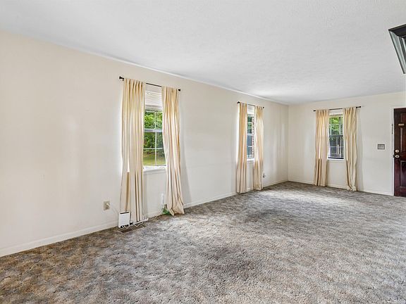 4th image of 8549 Rockhampton St