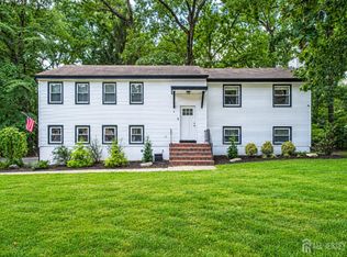 4 Bunker Hill Run, East Brunswick, NJ 08816