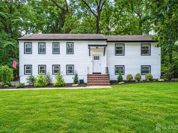 4 Bunker Hill Run, East Brunswick, NJ 08816