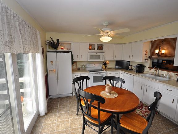 5th image of 3307 Stanford Ln
