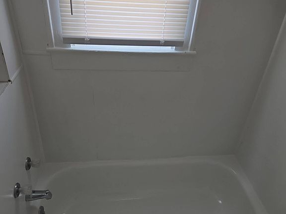 3rd image of 1346 S Sheffield Ave