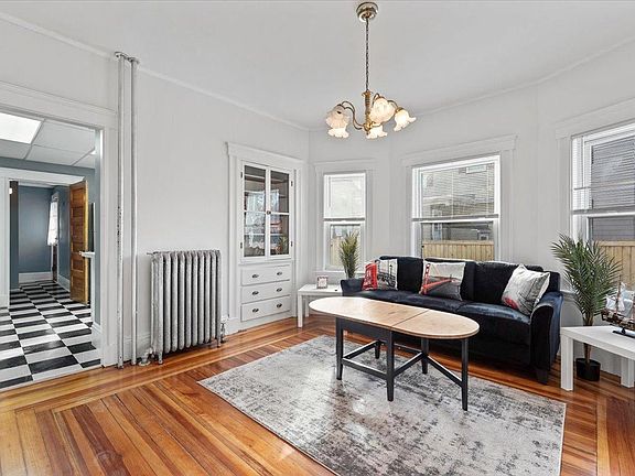 2nd image of 9A Wilshire St #1