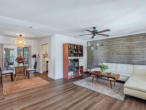 3rd image of 220 45TH AVENUE S