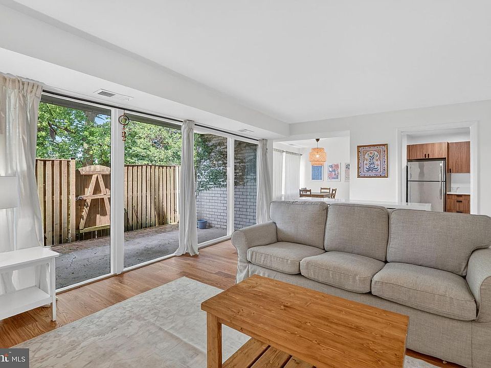 1st image of 14624 Bauer Dr APT 1