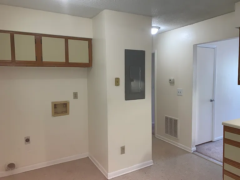 302 Greenwood Dr #302 — Photo 9