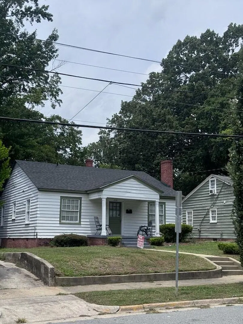 3 Bedroom, 2 Bath House in the Grid walking distance to ECU — Photo 1