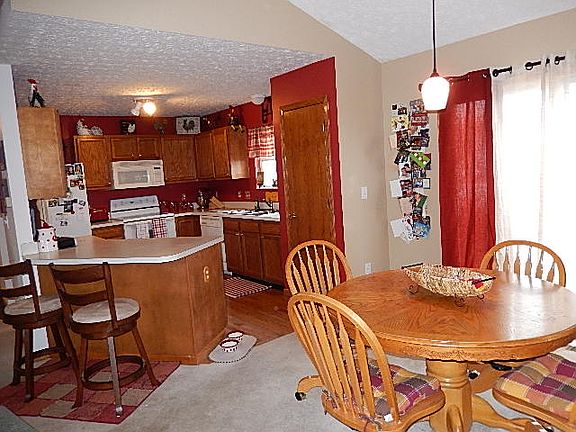 4th image of 1090 Banberry Ct