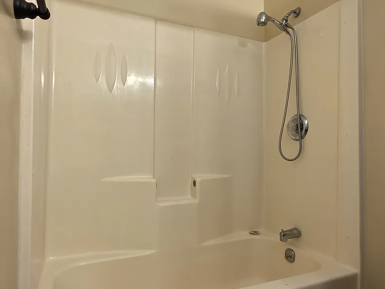 112 Main St #4 — Photo 4