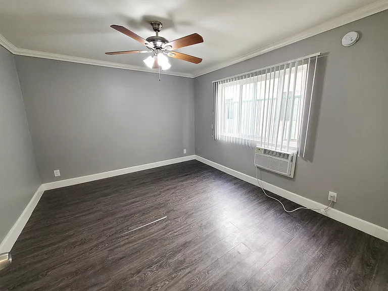 1600 N Bronson Ave — Photo 16
