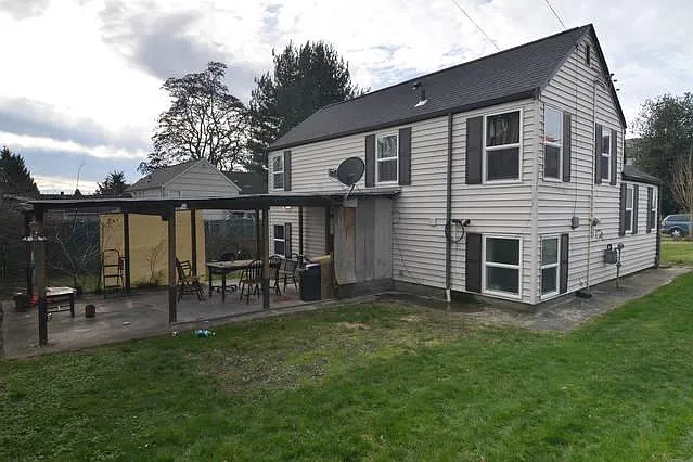 16th Ave S — Photo 10