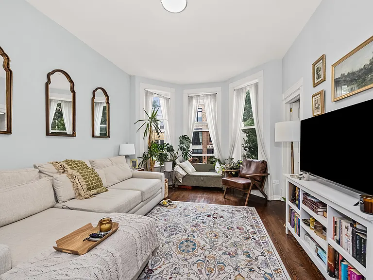 841 N Damen Ave #2F — Photo 3