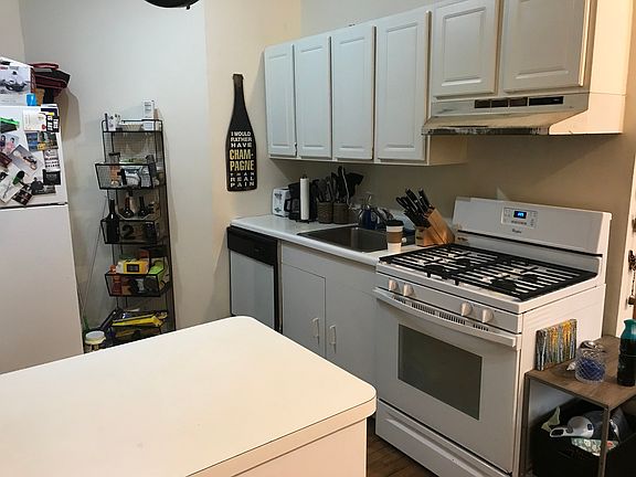 2nd image of 3762 N Kenmore Ave APT 1N