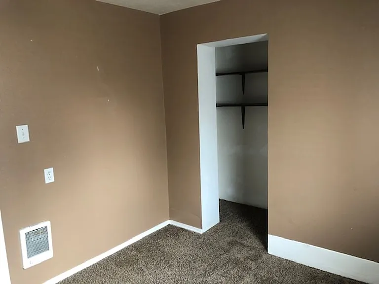 627 W Alice Ave — Photo 6